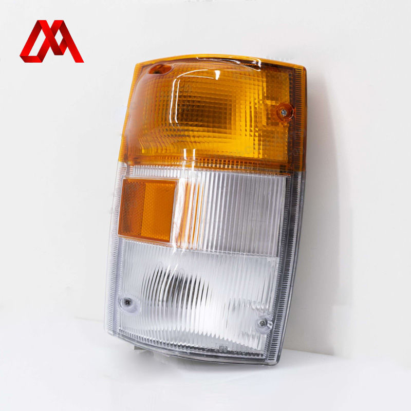 Right Side Smoked Corner Lamp for ISUZU ELF – IZUMI Auto Parts | 8-97855-007-0 8-97855007-0 8978550070
